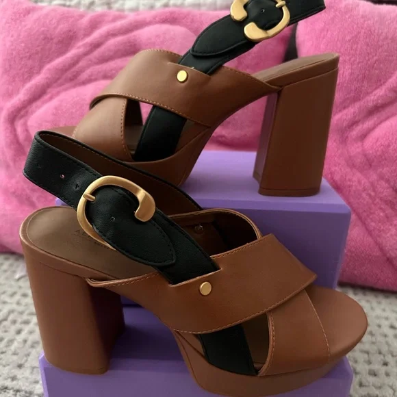 Aerosoles Brown and Black Platform Sandals with Gold Buckle - Picture 4 of 7